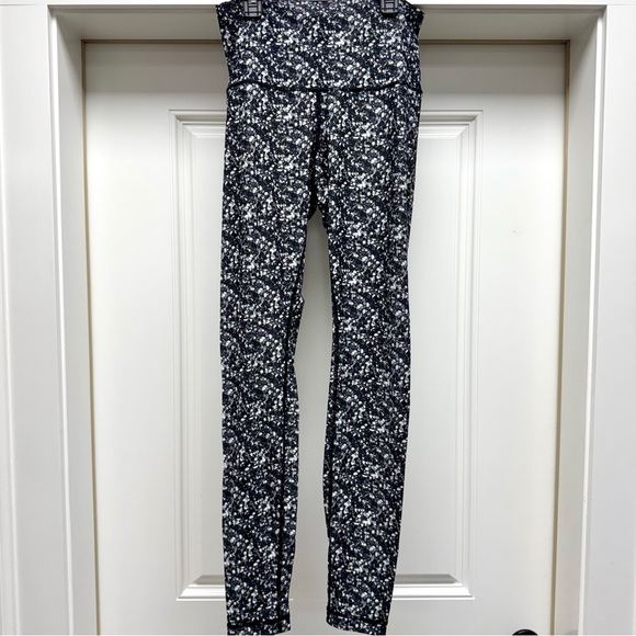 Lululemon Shine Tight Shimmy Shimmer Black White Leggings - Picture 4 of 15